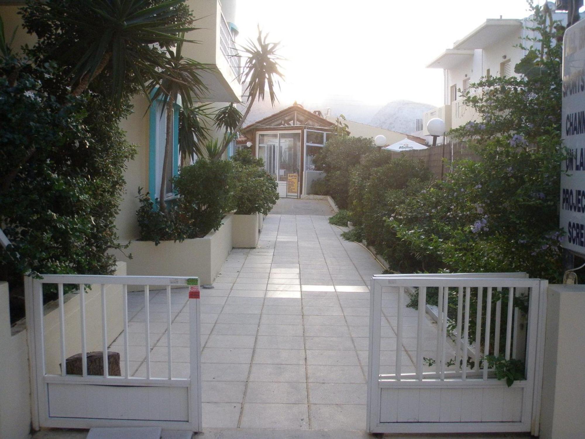 Albatross Apartments Amoudara  Exterior photo